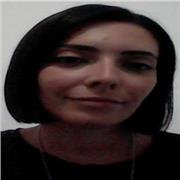 Avvocato impartisce lezioni di diritto a studenti del liceo ed universitari